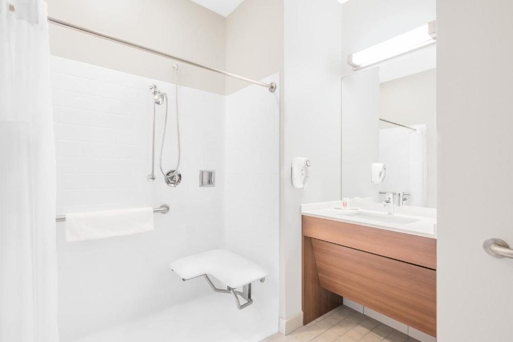 Microtel Inn & Suites by Wyndham Binghamton Image 30